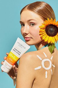 Invierno Barcelona Llc. 50 Faktör Tüm Ciltler İçin Nemlendirici Suya Dayanıklı Vücut Güneş Kremi 50 ml