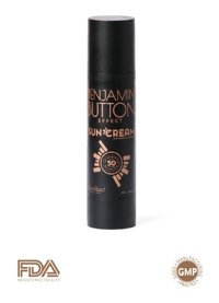 Benjamin Button Effect Button Effect 50 Faktör Tüm Ciltler İçin Nemlendirici Suya Dayanıklı Yüz Güneş Kremi 100 ml