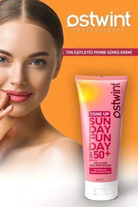 Ostwint Renkli 50 Faktör Tüm Ciltler İçin Nemlendirici Kapatıcılı Suya Dayanıklı Yüz Güneş Kremi 90 ml