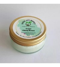 Doğal 50 Faktör Tüm Ciltler İçin Leke Karşıtı Nemlendirici Yağsız Suya Dayanıklı Yüz ve Vücut Güneş Kremi 50 ml
