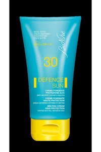 Bionike Sun 30 Faktör Tüm Ciltler İçin Leke Karşıtı Nemlendirici Yağsız Suya Dayanıklı Yüz ve Vücut Güneş Kremi 100 ml