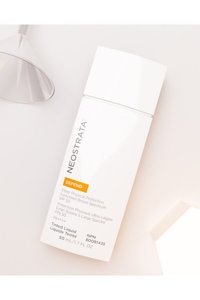 Neostrata 50 Faktör Tüm Ciltler İçin Nemlendirici Suya Dayanıklı Yüz Güneş Kremi 50 ml