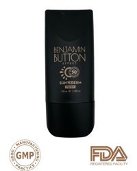 Benjamin Button Effect Renkli 50 Faktör Tüm Ciltler İçin Nemlendirici Kapatıcılı Suya Dayanıklı Yüz Güneş Kremi 50 ml