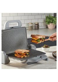 Homend 1330H 6 Dilim Döküm Çıkartılabilir Plaka Tek Yönlü 1800 W Izgaralı Krem Tost Makinesi