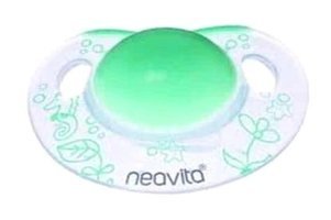 Nuk 0-6 Ay Delikli Ortodontik Silikon Emzik Beyaz-Yeşil
