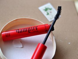 Lovely Vampire Lashes Siyah Maskara