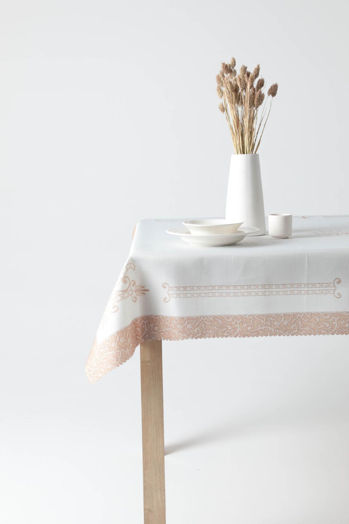 Favora Özel Tasarım Polyester 120x220 cm Dikdörtgen Masa Örtüsü Vizon