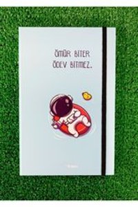 Cappi 180 Yaprak Çizgili Dikişli Sert Kapak 1 Adet Astronot Okul Defteri