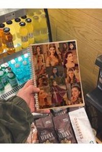 Hopena A5 100 Yaprak Çizgisiz Telli Karton Kapak 1 Adet Mihrimah Sultan Okul Defteri