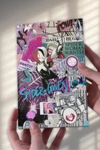 Namgo A5 24 Yaprak Çizgisiz Dikişli Karton Kapak 1 Adet SpiderGwen Okul Defteri