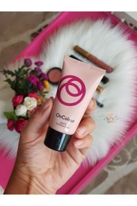 Oriflame Oncolour Power Up Light Porcelain 38805 Su Bazlı Güneş Koruyuculu Vegan Krem Tüp Fondöten 30 ml