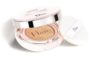 Dior Dreamskin Moist & Perfect Cushion Su Bazlı Güneş Koruyuculu Krem Kompakt Fondöten 30 gr