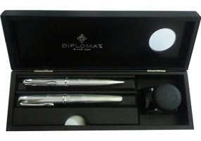 Diplomat D20000353-5 Guilloche Kartuşlu-Pistonlu Alüminyum Doldurulabilir M Gri Dolma Kalem