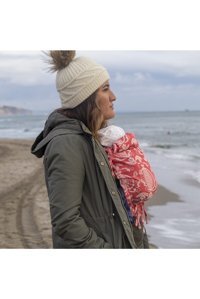 Huggyberry Nar Scarlett 3-20 kg Kapasiteli Yenidoğan Kanguru Pembe