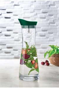 Leggno Plastik Kapaklı Cam Gövdeli Sürahi 1 lt