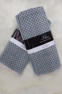 Zerif Home Pamuklu - Polyester Polar Saçaklı Süngersiz Geometrik Desenli Lacivert Tekli Koltuk Örtüsü 170x210 cm