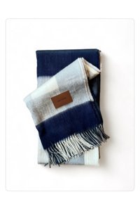 Akev Home Akrilik Püsküllü Süngersiz Çizgili Gri Tekli Koltuk Örtüsü 130x190 cm