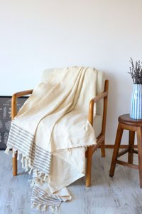 Koza Home Pamuklu - Polyester Saçaklı Süngersiz Çizgili Ekru Tekli Koltuk Örtüsü 180x220 cm