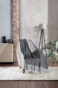 Vagonik Royal Pamuklu Polar Saçaklı Süngersiz Geometrik Desenli Siyah Tekli Koltuk Örtüsü 150x170 cm