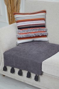 Aisha's Design KO-19-T Polyester Örgü Püsküllü Süngersiz Düz Gri Tekli Koltuk Örtüsü 34x48 cm