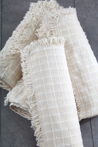 Miss Linda Home Collection Pamuklu Saçaklı Süngersiz Çizgili Bej Tekli Koltuk Örtüsü 180x180 cm