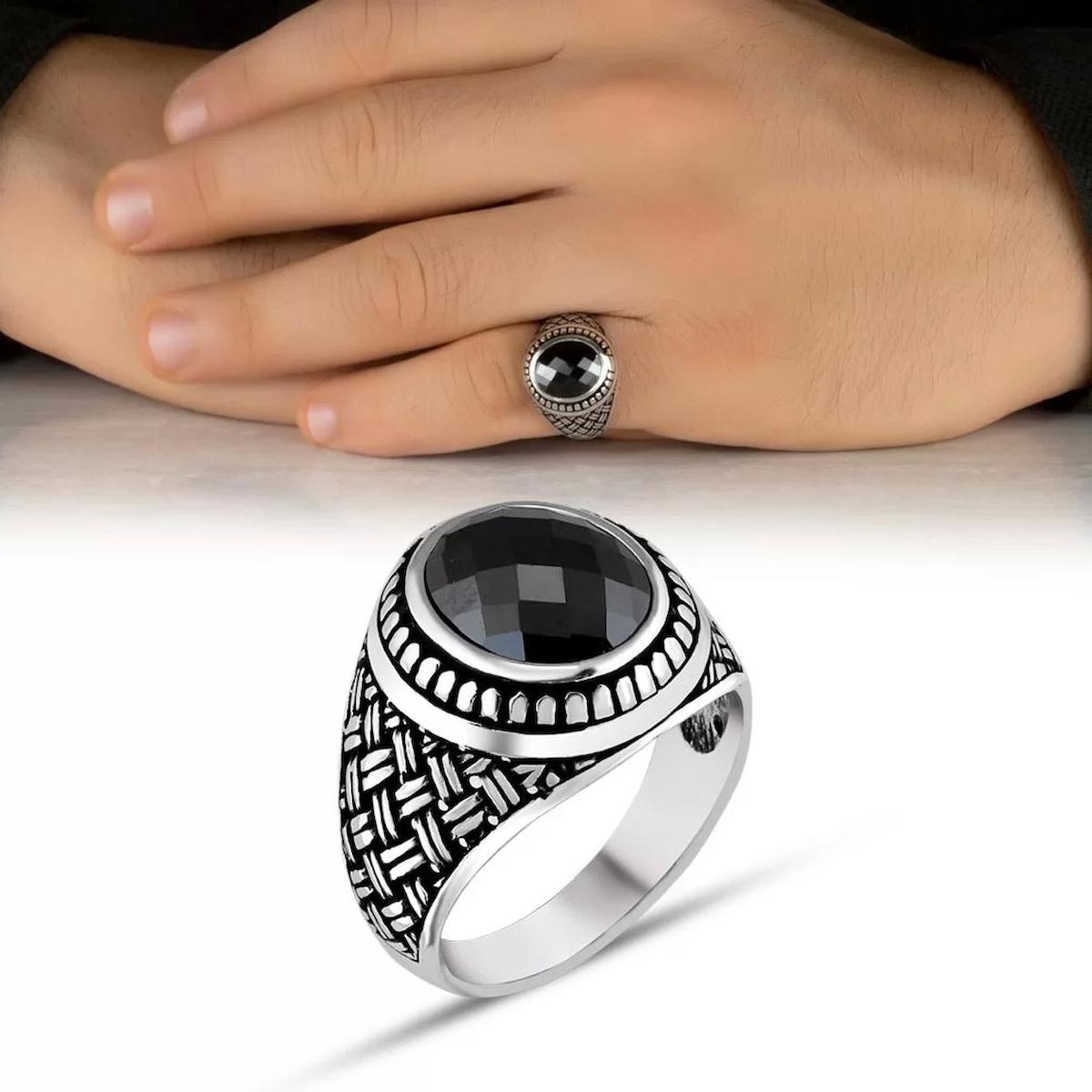 İpek Silver Siyah Zirkon Taşlı 925 Ayar Yuvarlak Gümüş Yüzük