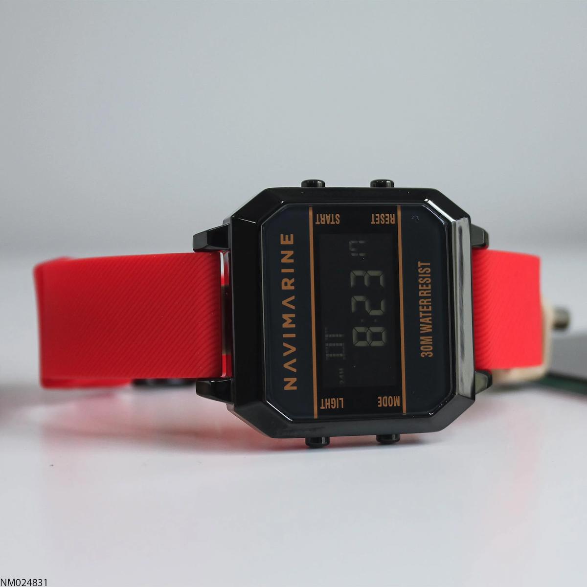 Navimarine NM024831 40 mm Kırmızı Silikon Kordon Analog Erkek Kol Saati
