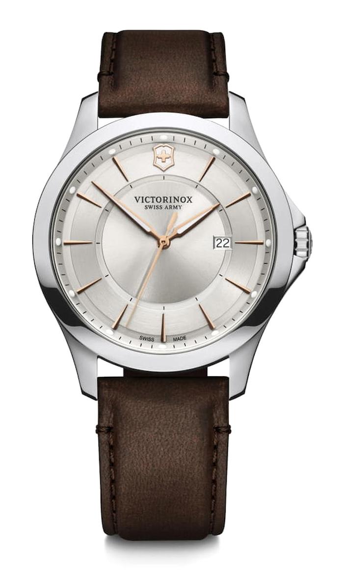 Victorinox Swiss Army 241907 Pusulalı Takvimli 40 mm Kahverengi Deri Kordon Analog Kol Saati