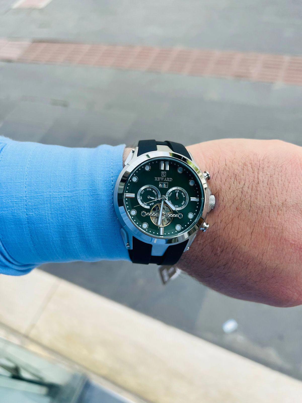 Reward SRE43597.R10 Su Geçirmez Takvimli 46 mm Siyah Silikon Kordon Analog Erkek Kol Saati