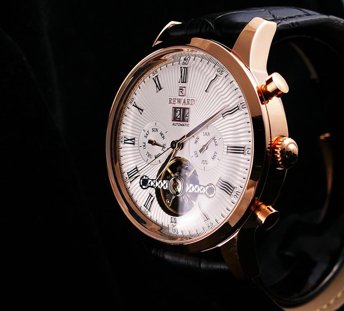 Reward A142673 Takvimli 45 mm Siyah Deri Kordon Analog Kol Saati