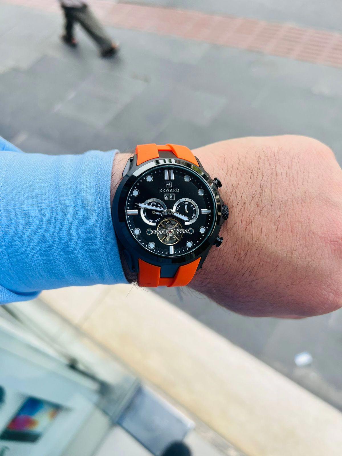 Reward SRE43597.R8 Su Geçirmez Takvimli 46 mm Turuncu Silikon Kordon Analog Erkek Kol Saati