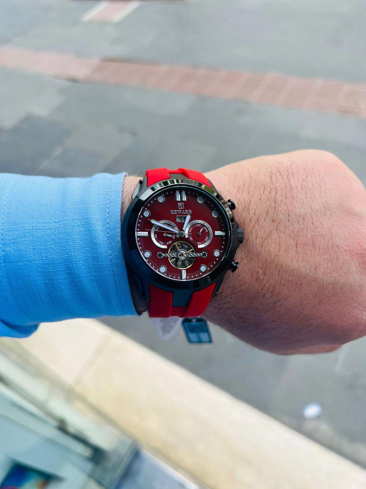 Reward SRE43597.R3 Su Geçirmez Takvimli 46 mm Kırmızı Silikon Kordon Analog Erkek Kol Saati