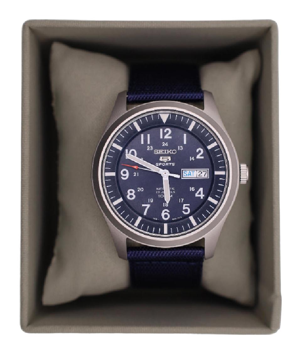 Seiko SNZG11K1 Takvimli 42 mm Siyah Kanvas Kordon Analog Erkek Kol Saati