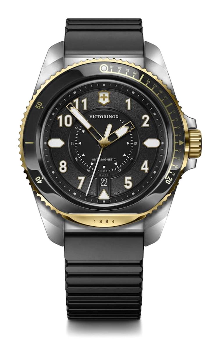 Victorinox Journey 242014 Pusulalı Takvimli 43 mm Siyah Kauçuk Kordon Analog Erkek Kol Saati