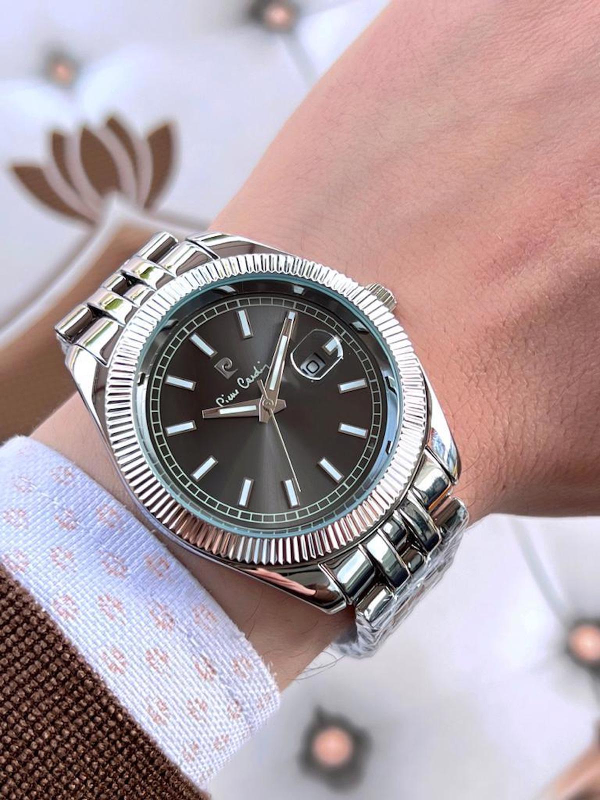 Pierre Cardin 800701F01 Takvimli Çelik Kordon Analog Erkek Kol Saati