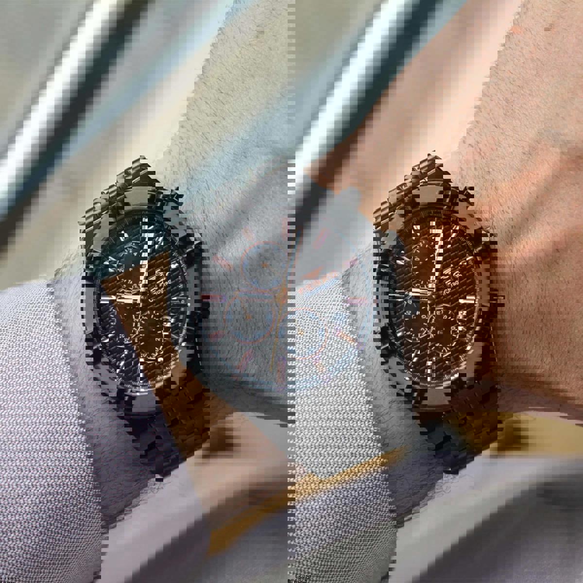 Ferro FM31378AWT-G Takvimli 44 mm Siyah Metal Kordon Analog Erkek Kol Saati