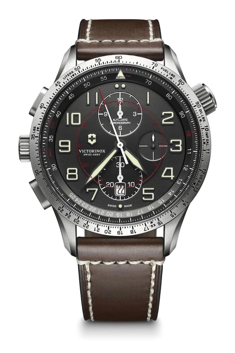 Victorinox Swiss Army 241710 Takvimli 45 mm Kahverengi Deri Kordon Analog Kol Saati