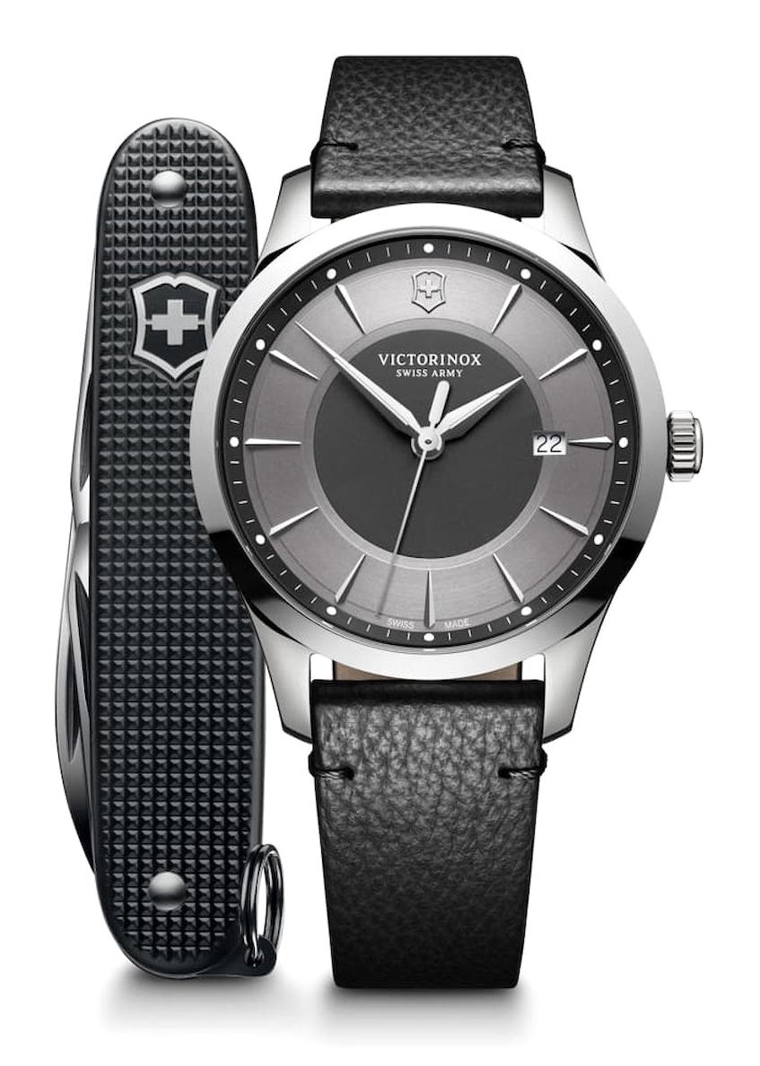 Victorinox Swiss Army 241804.1 Takvimli 40 mm Siyah Deri Kordon Analog Kol Saati