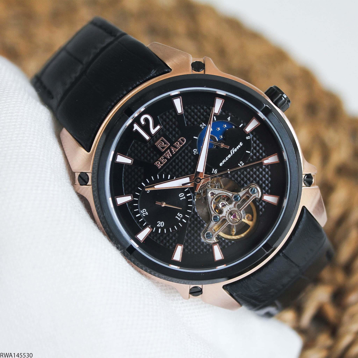 Reward RWA145530 Takvimli 45 mm Siyah Deri Kordon Analog Erkek Kol Saati