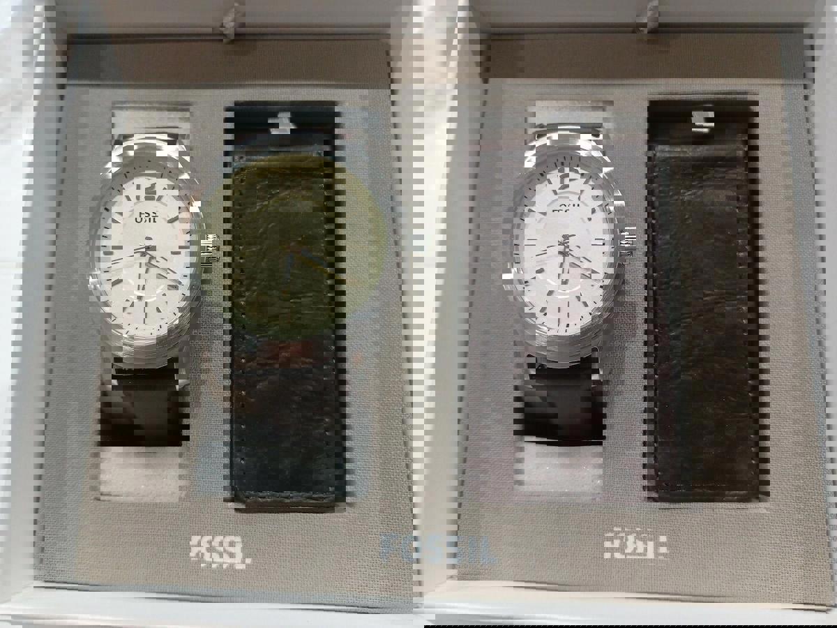 Fossil BQ2338 42 mm Siyah Deri Kordon Analog Erkek Kol Saati