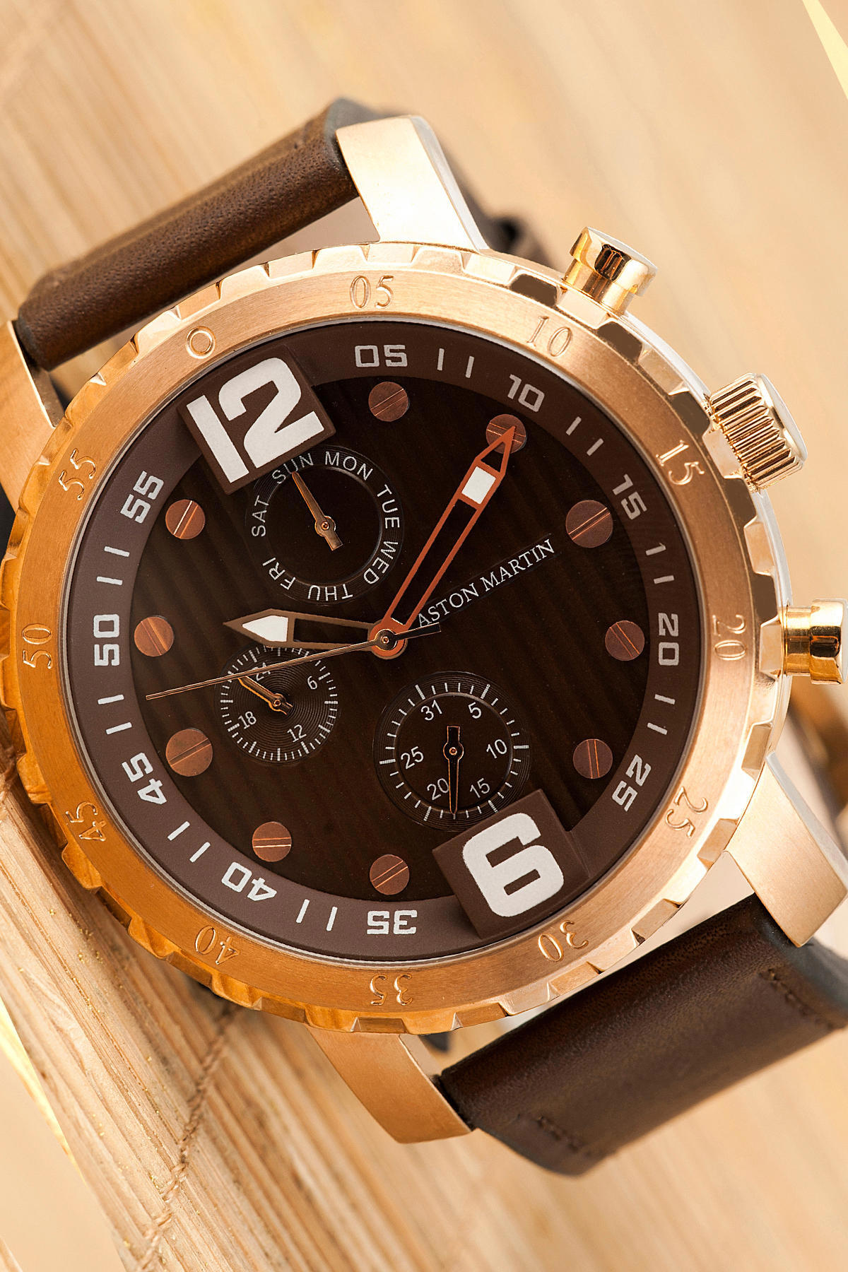 Aston Martin AS217-RCC Takvimli 43 mm Kahverengi Deri Kordon Analog Erkek Kol Saati
