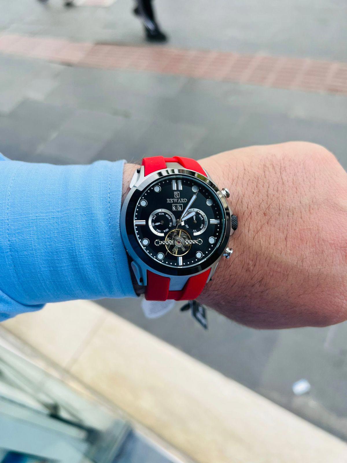 Reward SRE43597.R2 Su Geçirmez Takvimli 46 mm Kırmızı Silikon Kordon Analog Erkek Kol Saati