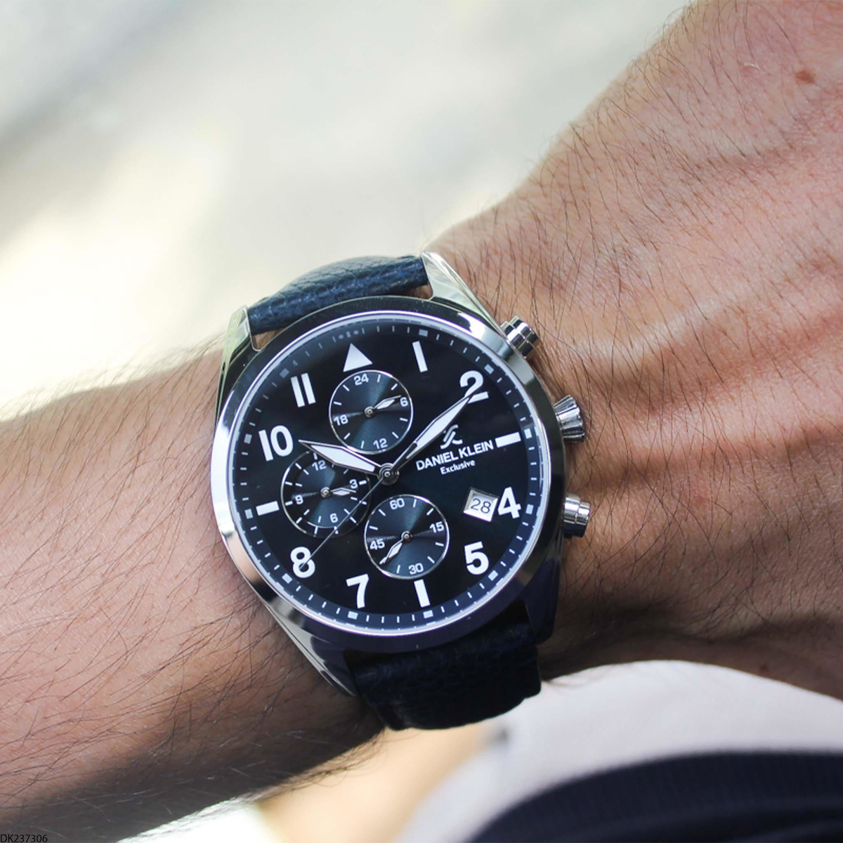 Daniel Klein DK237306 Takvimli 42 mm Lacivert Deri Kordon Analog Erkek Kol Saati
