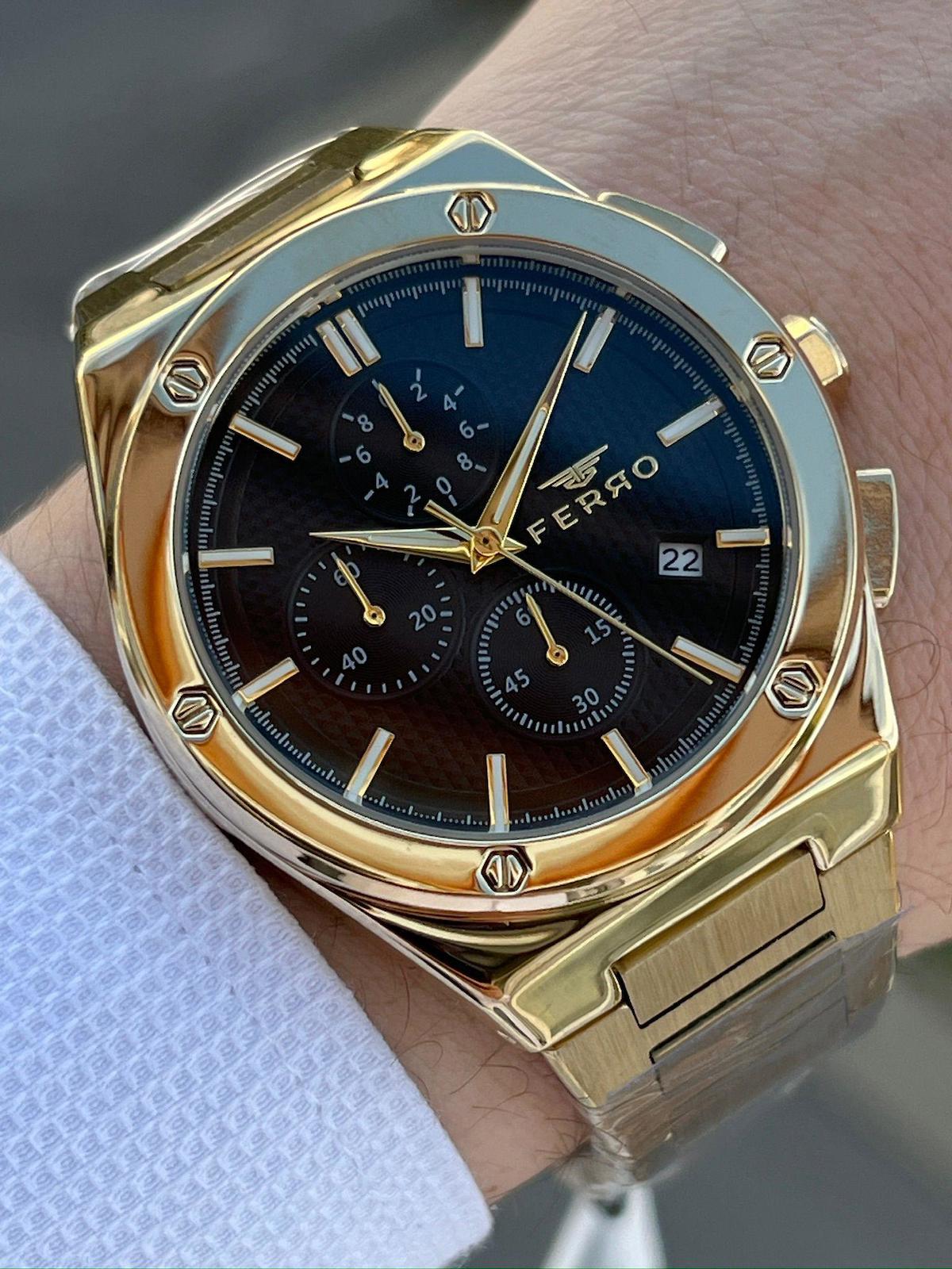 Ferro EFM41102A-B6 Su Geçirmez Pusulalı Takvimli 44 mm Altın Çelik Kordon Analog Erkek Kol Saati
