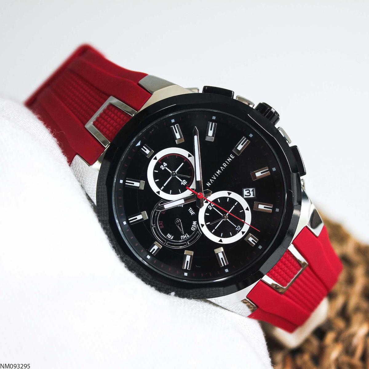 Navimarine NM093295 Takvimli 45 mm Kırmızı Silikon Kordon Analog Erkek Kol Saati