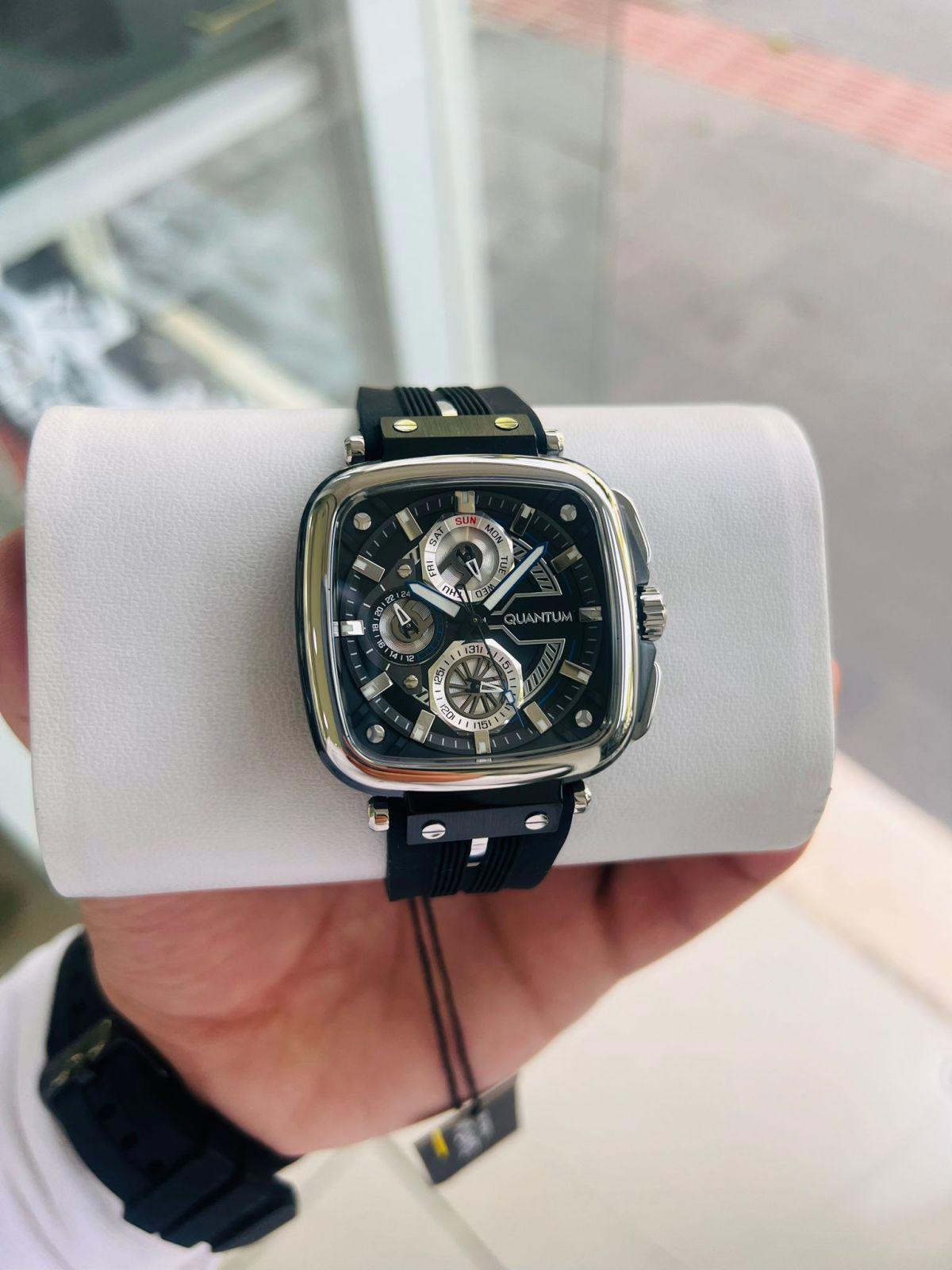 Quantum PHAS7942-4 Takvimli 44 mm Siyah Silikon Kordon Analog Erkek Kol Saati