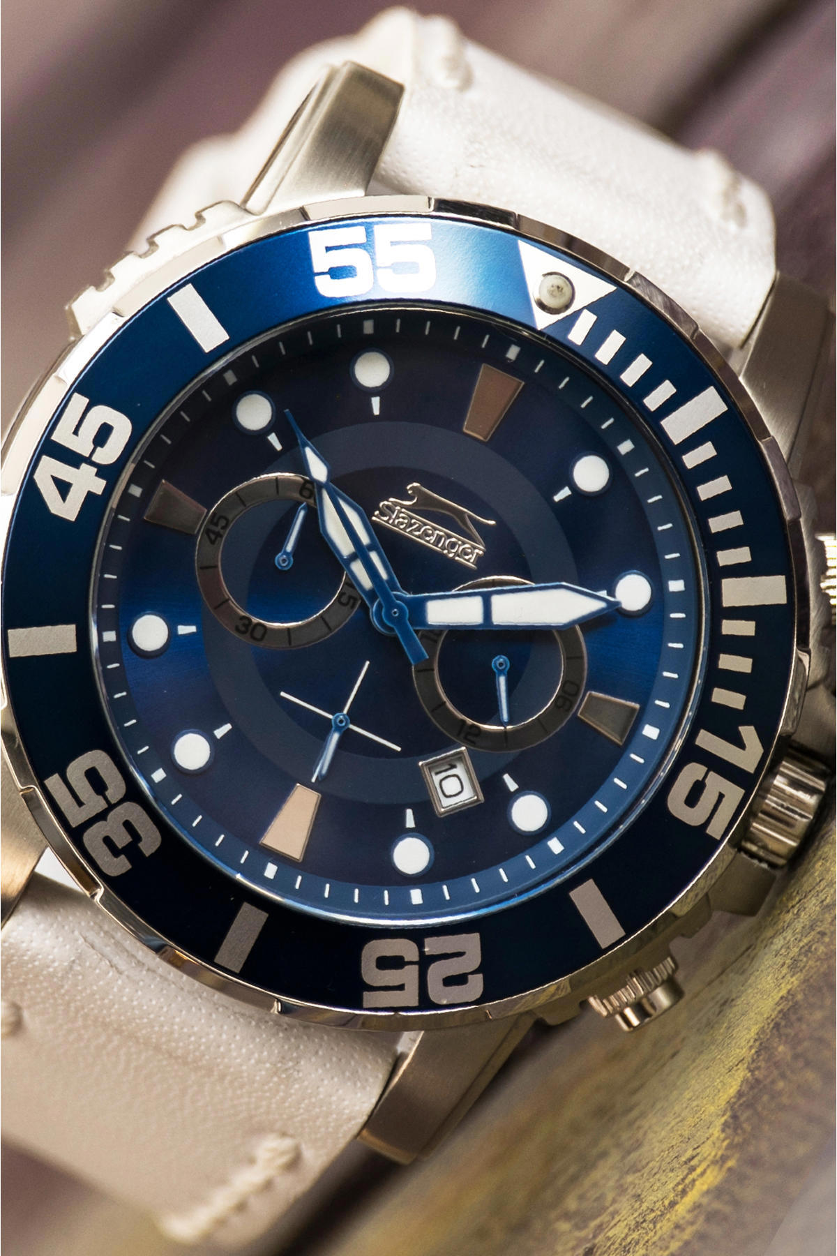 Slazenger SL.771.04 Takvimli 50 mm Beyaz Deri Kordon Analog Erkek Kol Saati
