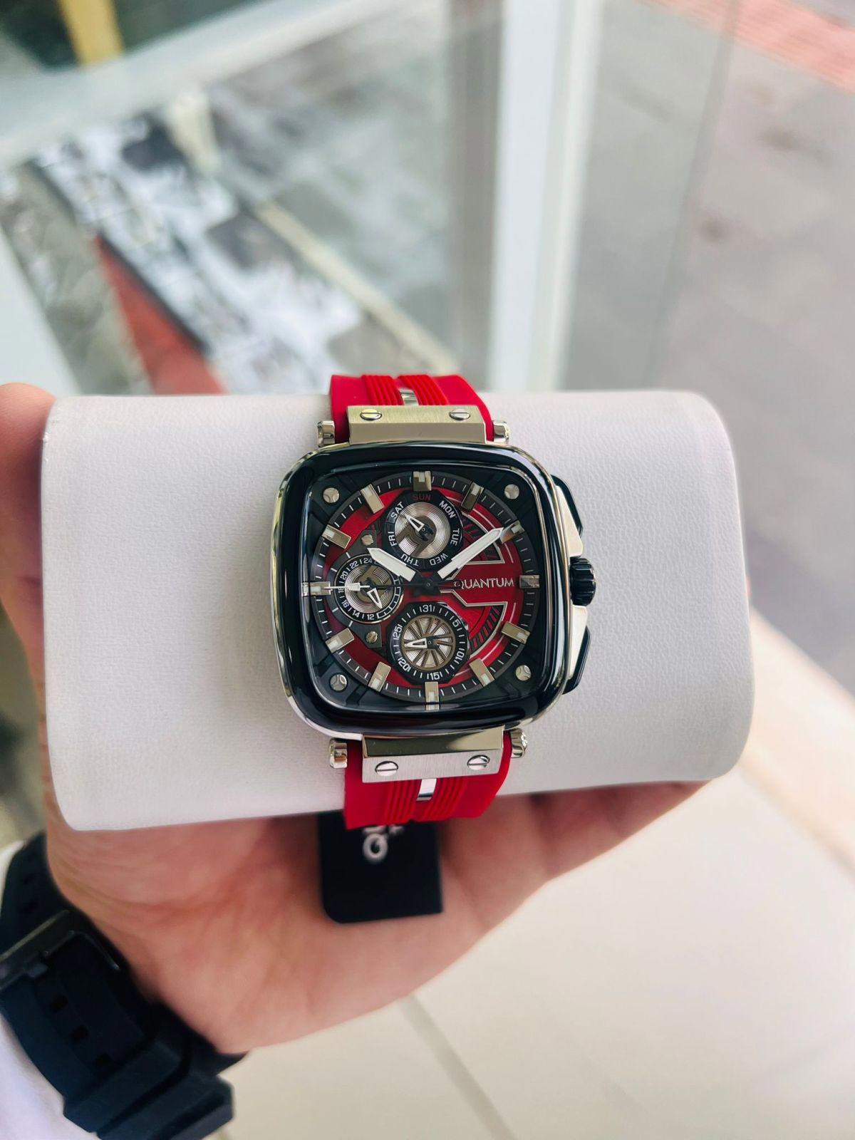 Quantum PHAS7942-1 Takvimli 44 mm Kırmızı Silikon Kordon Analog Erkek Kol Saati