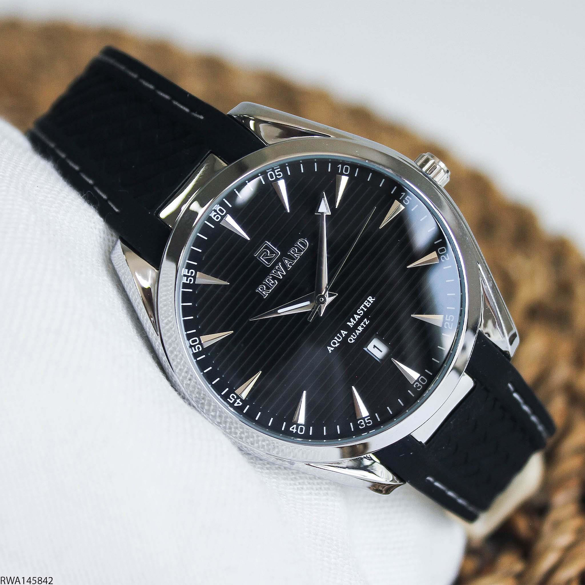 Reward RWA145842 Takvimli 41 mm Siyah Silikon Kordon Analog Erkek Kol Saati