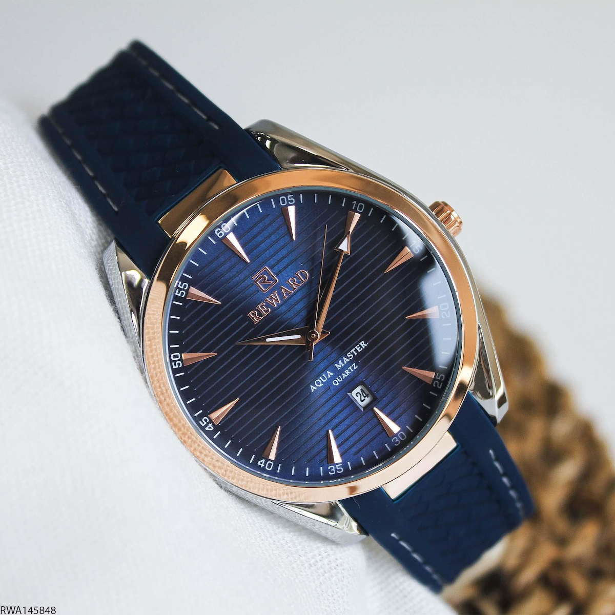 Reward RWA145848 Takvimli 41 mm Lacivert Silikon Kordon Analog Erkek Kol Saati